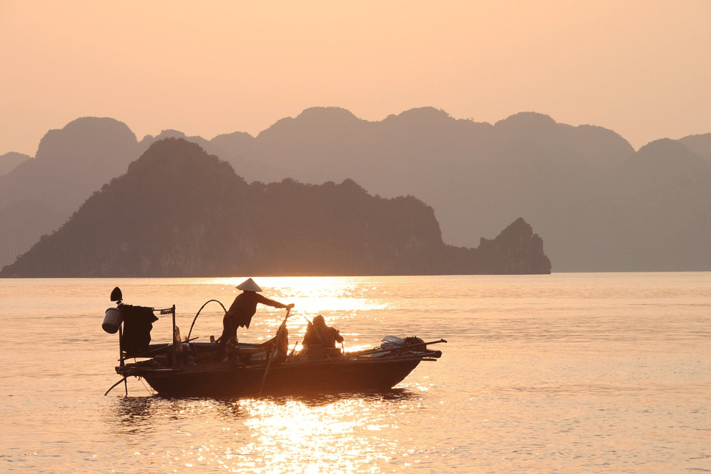Vietnam holiday packages. Halong Bay Vietnam Tour