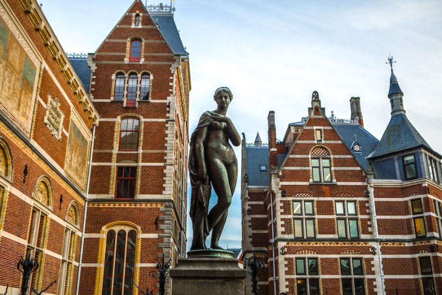 AMS to BER - Croisi - AdobeStock_133419508-Unique Vision-ORIGINAL