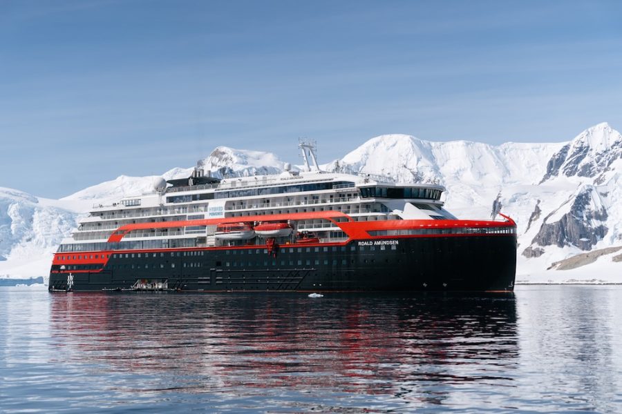 Antarctica_Orne_Harbour_MS_Roald_Amundsen_HX_46105_Photo_Kay_Fochtmann