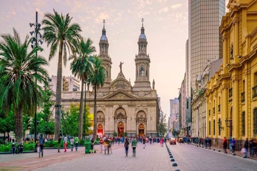 Life Returns - plaza_de_las_armas_santiago_shutterstock_425476168_web