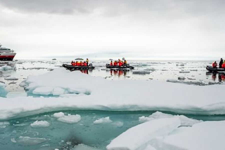 Svalbard in Summer - The_Ice_Edge_Svalbard_HGR_163593_Photo_Kim_Rormark_1200x675px-2